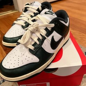 Nike Vintage green Women’s dunks